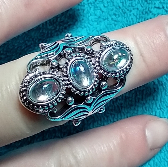 Silvertone faux abalone decorative intricate large ring 3 stone - Picture 1 of 5
